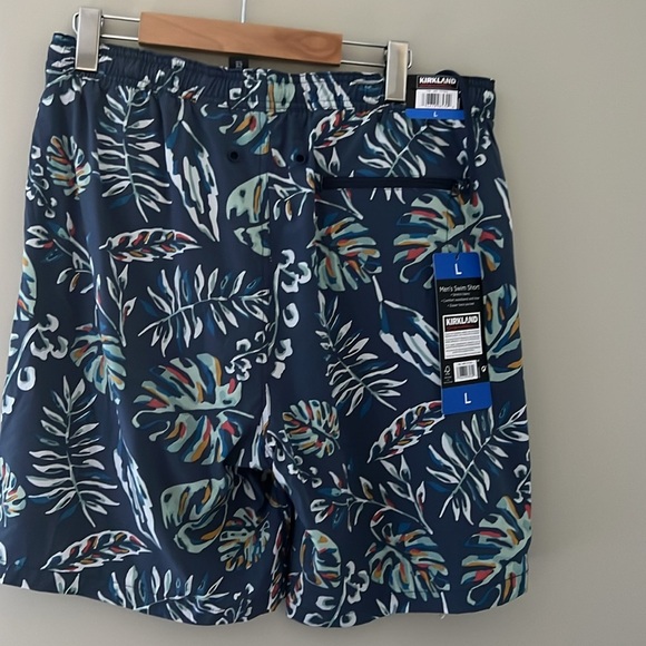 Kirkland Signature Men's Blue Leaf Print Swim Trunks - Picture 2 of 4